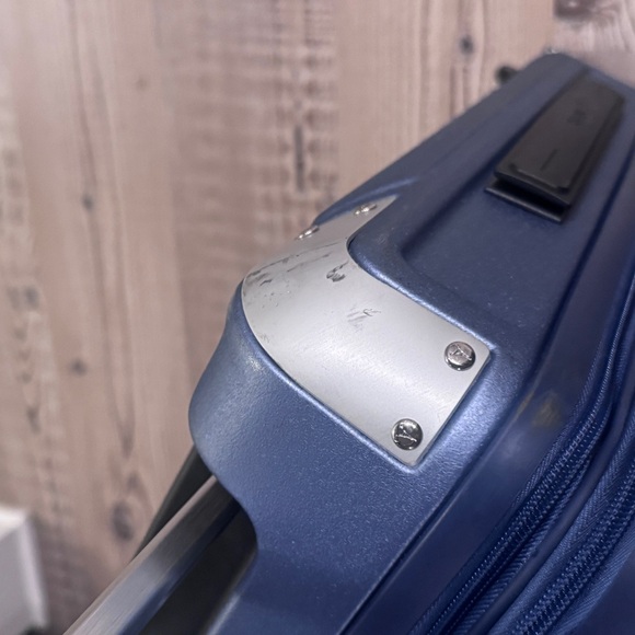 Travelpro Platinum Elite Compact Carry-On Hardside Spinner, luggage suitcase - Picture 8 of 16